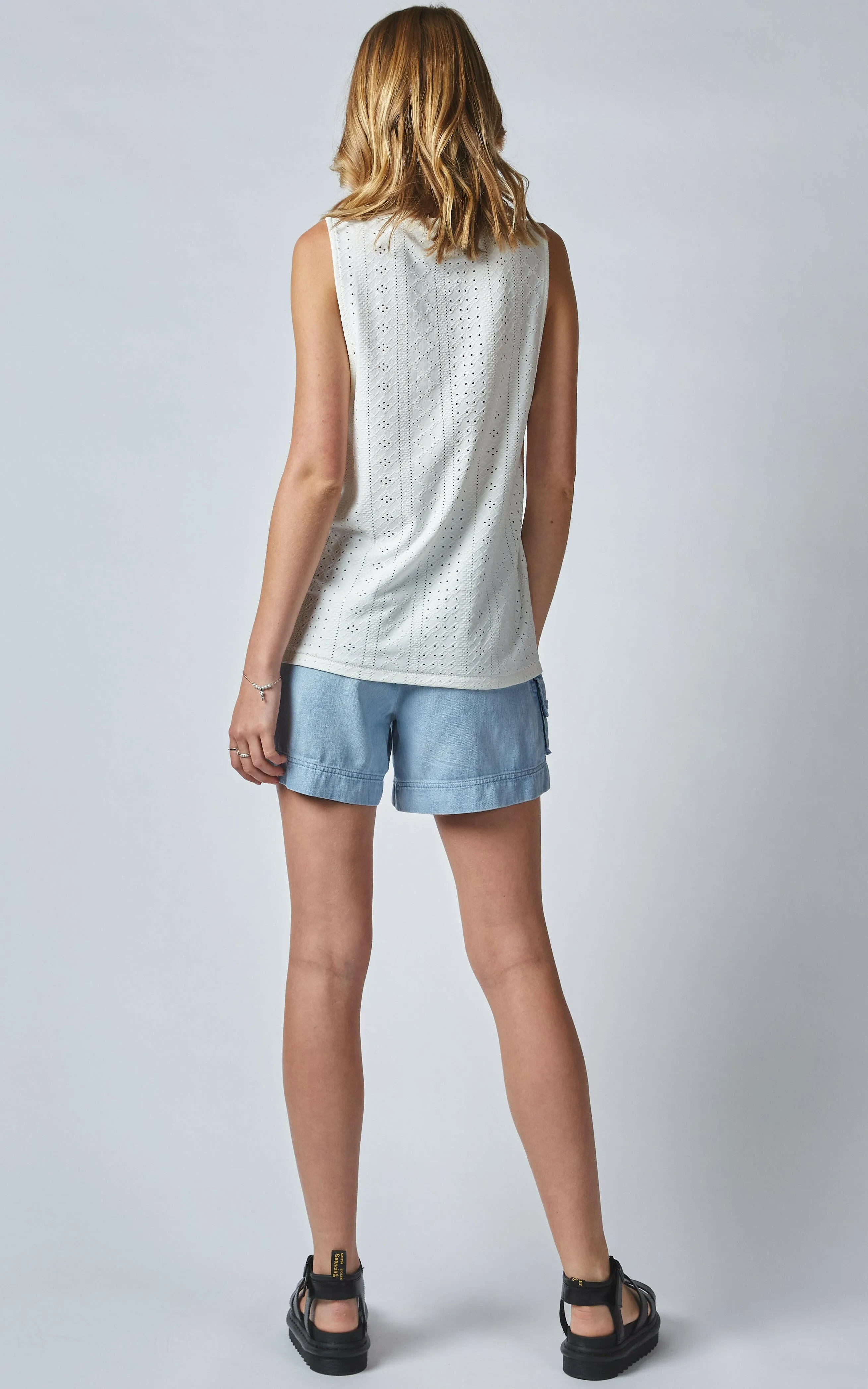 Minimal Broderie Tank